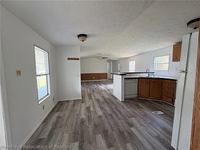 6635 Old Orchard Ave — Photo 6