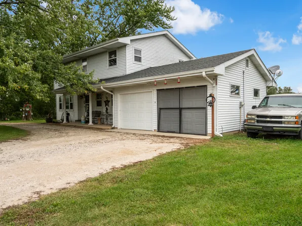 2677 N 45th Rd, Sandwich, IL 60548