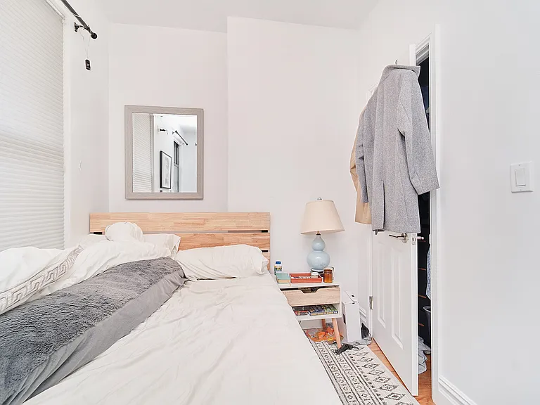 236 E 33rd St #3B — Photo 4