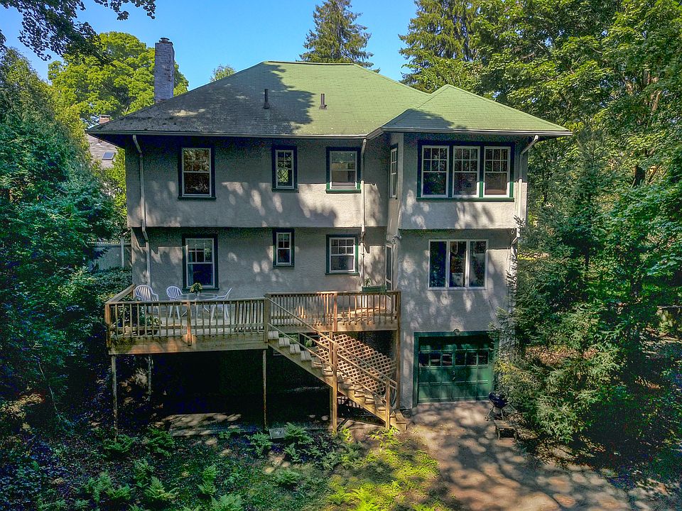 2nd image of 38 Fletcher St