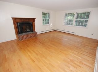 9 Lunt Rd, Falmouth, ME 04105