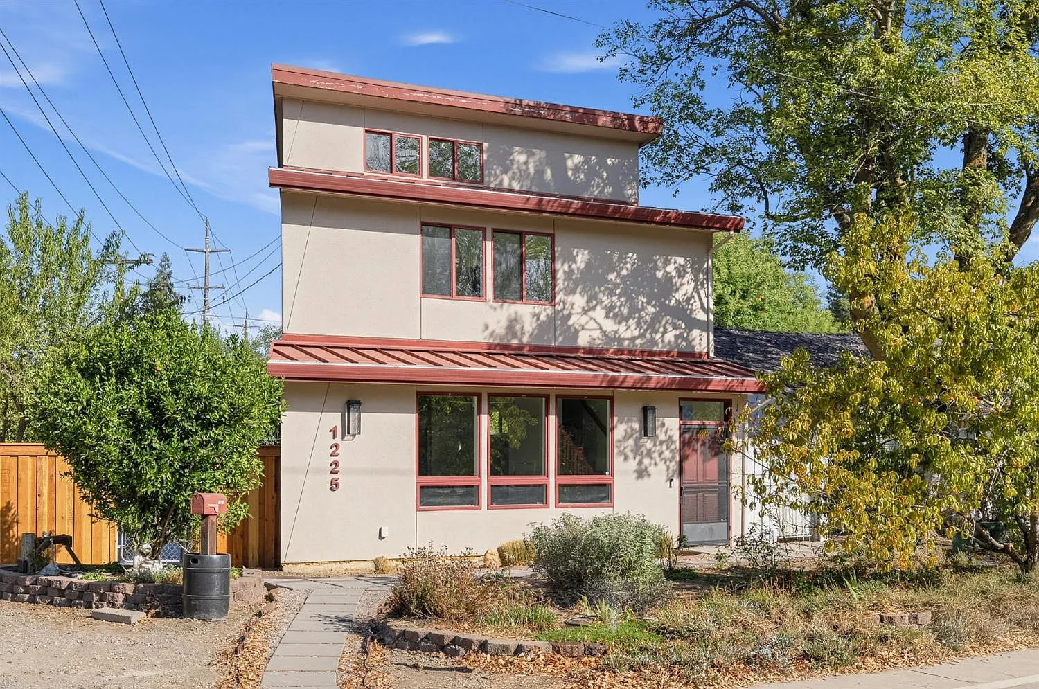 2 bed, 1.5 bath, 1405 sqft, $3,500 — Photo 2