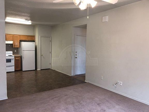 3rd image of 3302 Toledo Dr APT A