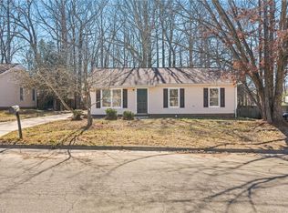 527 Apple Ridge Rd, Greensboro, NC 27406