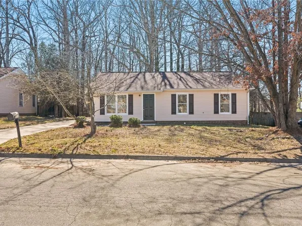 527 Apple Ridge Rd, Greensboro, NC 27406