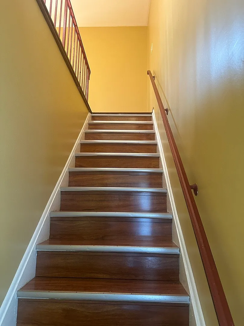 2 bed, 882 sqft, $1,900 — Photo 3
