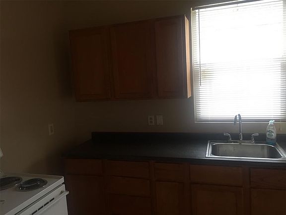 5th image of 925 Caffin Ave