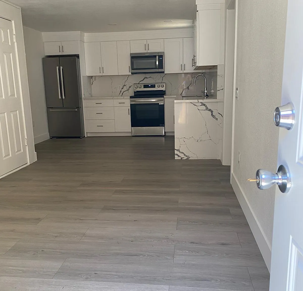 1 bed, $2,000 — Photo 1