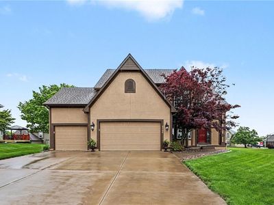 2724 SW Monarch Dr, Lees Summit, MO, 64082