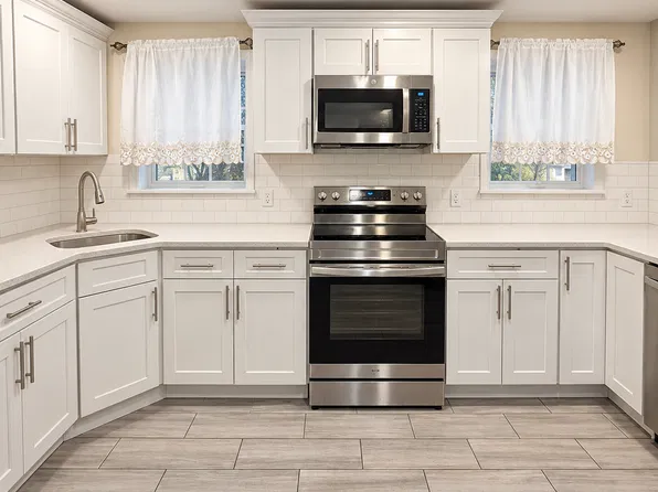 (undisclosed Address), Brentwood, NY 11717