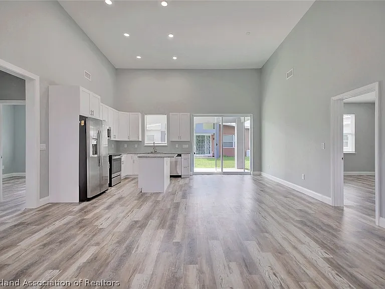 2545 N Odessa Rd — Photo 4