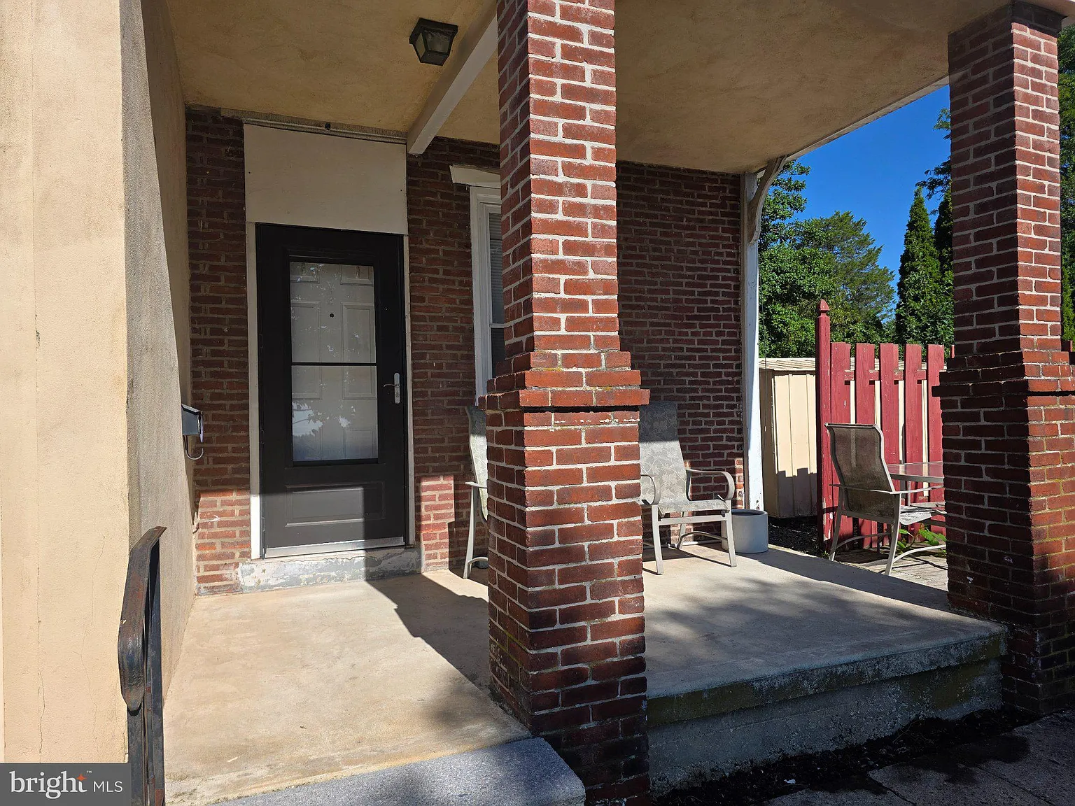 1 bed, 1.0 bath, 3048 sqft, $1,300 — Photo 3