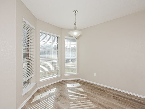 5th image of 1041 Glencrest Dr