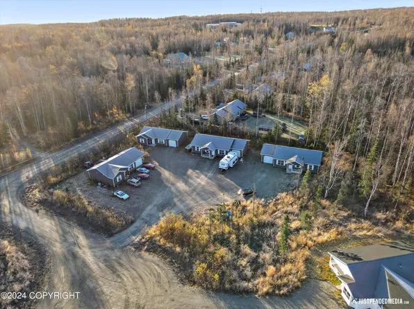 6588 W Beverly Hills Cir, Wasilla, AK 99623