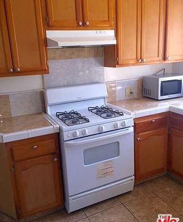 3rd image of 1355 W 49th St
