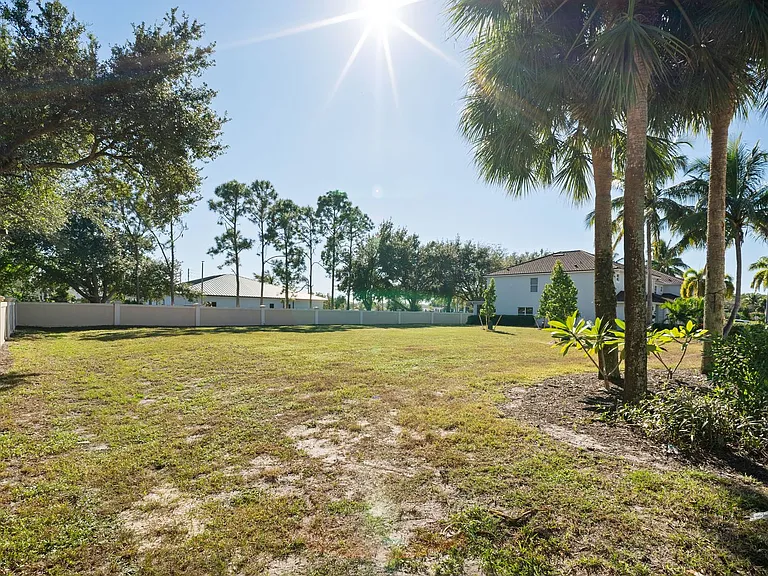 8535 Athena Ct — Photo 19