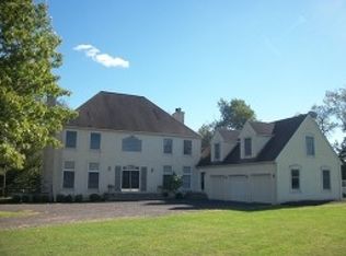 5 Lightfield Rd, Whitehouse Station, NJ 08889