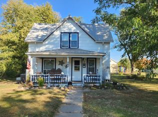 240 Hubbard St W, Carthage, SD 57323