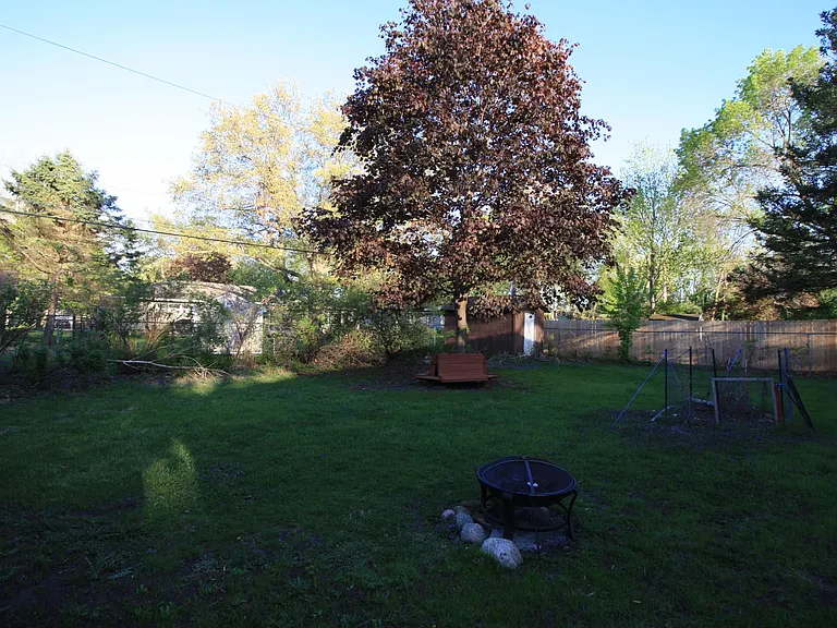 326 Westwood Dr — Photo 5