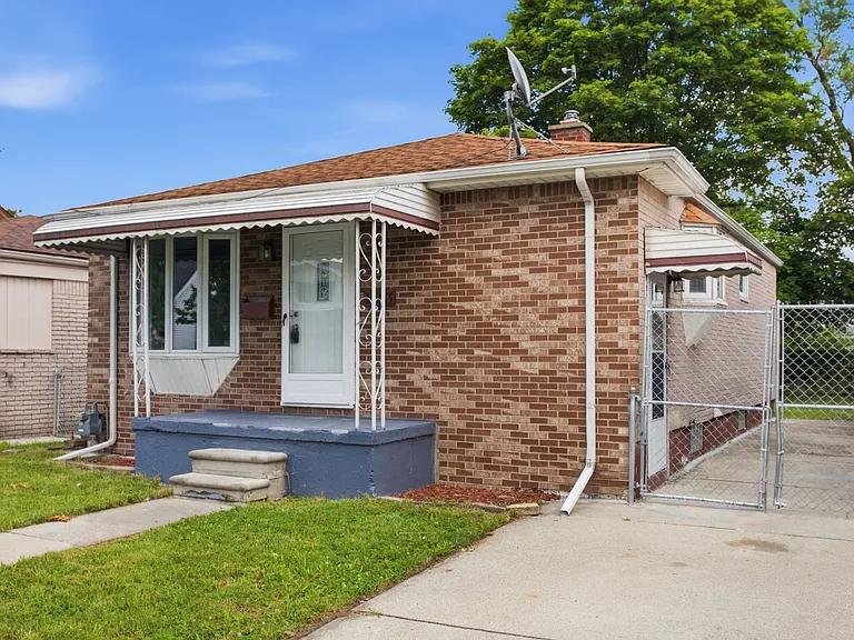 1663 Wilson Ave — Photo 18