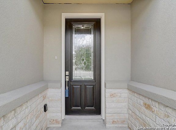 2nd image of 118 Magnolia Circle