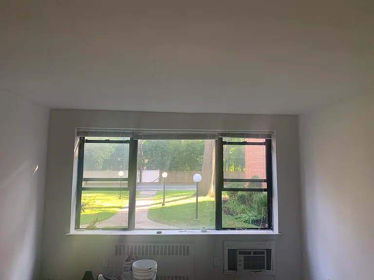 26 Middle Neck Rd #1C — Photo 5