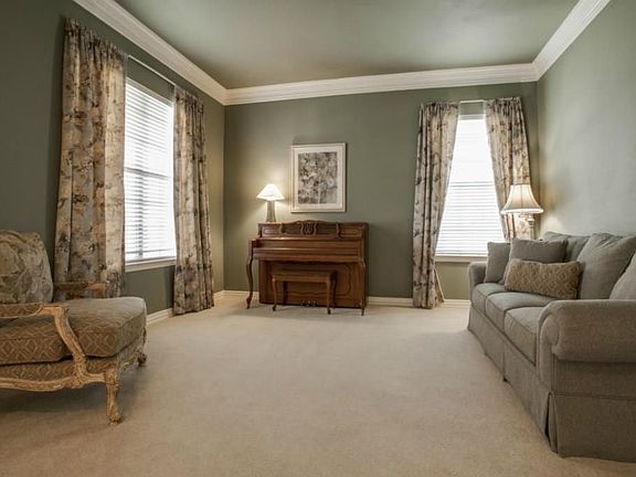 5th image of 2518 Sir Turquin Ln
