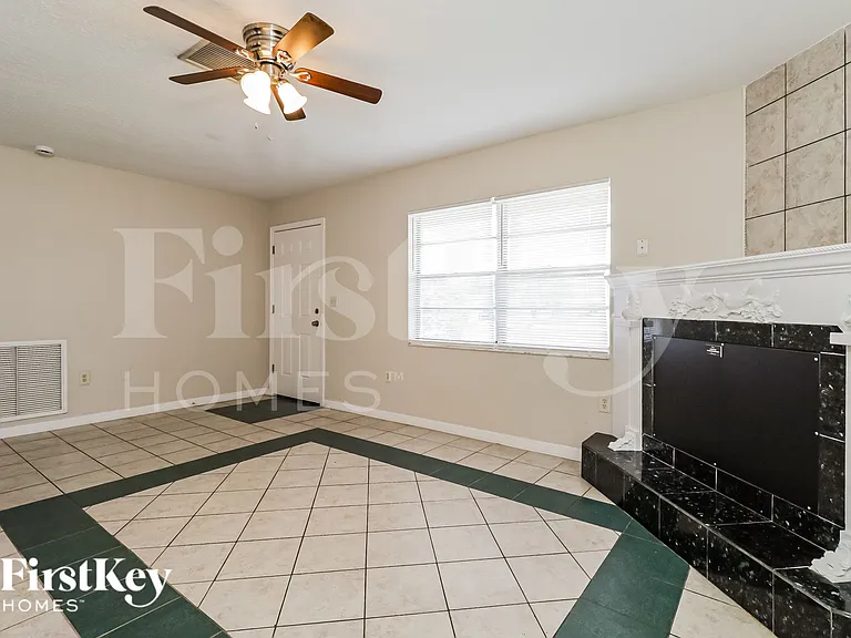 3252 Peterborough St — Photo 3