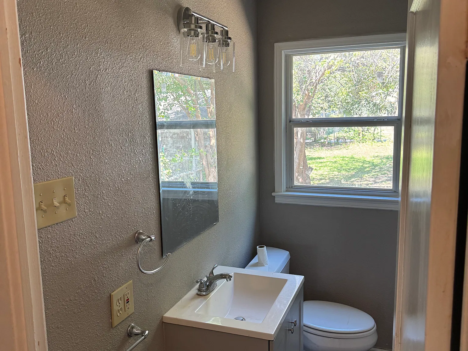 2 bed, 1106 sqft, $1,200 — Photo 3