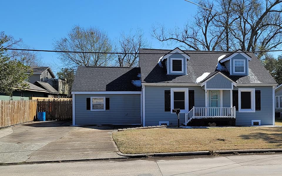 1st image of 1705 8th St
