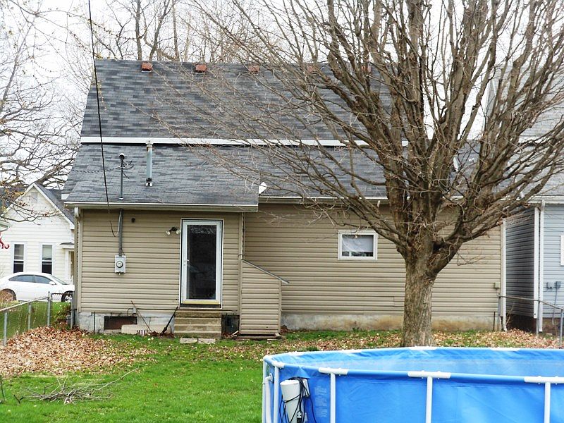 2nd image of 438 N West St