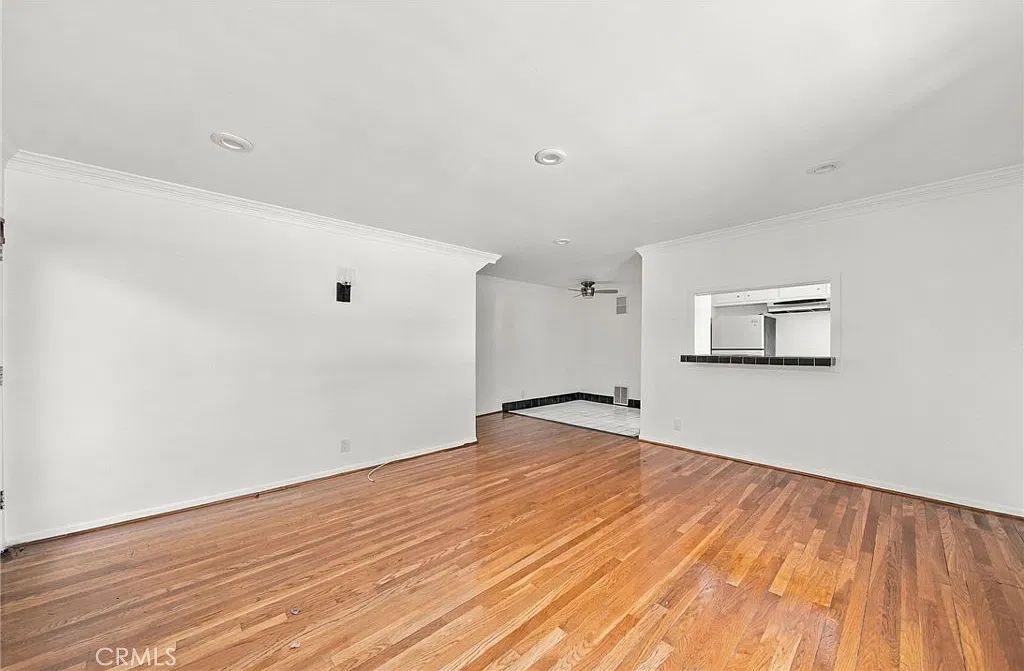 2 bed, 1000 sqft, $2,700 — Photo 4