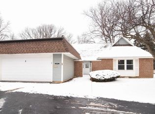 2 Brookton On Auburn, Rolling Meadows, IL 60008
