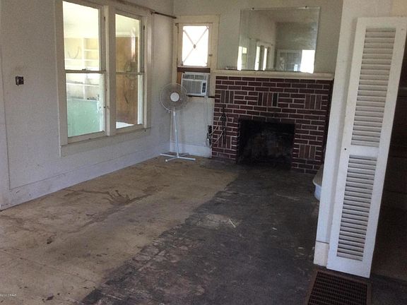 4th image of 1919 S Peninsula Dr