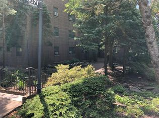 3071 Edwin Ave, Fort Lee, NJ 07024