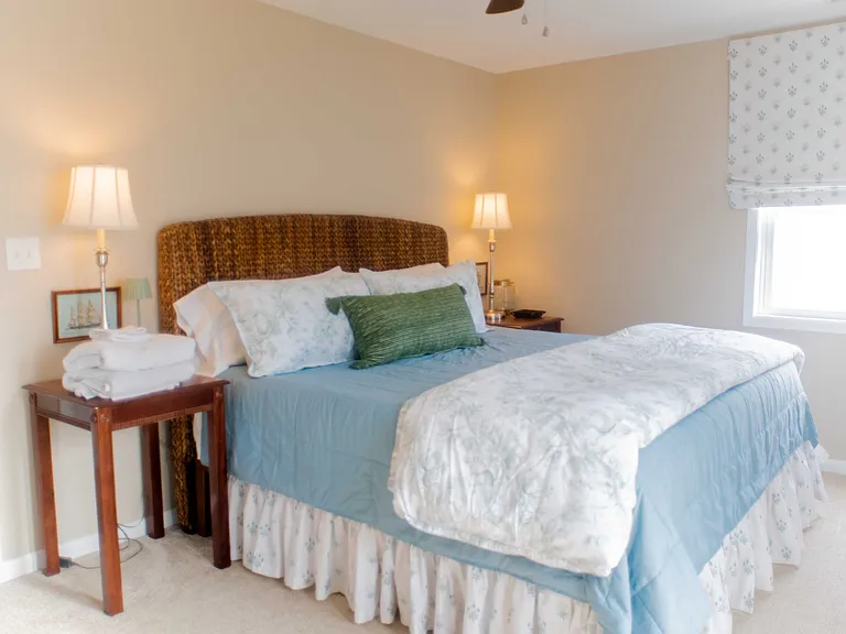 1210 Emerald Dr — Photo 11