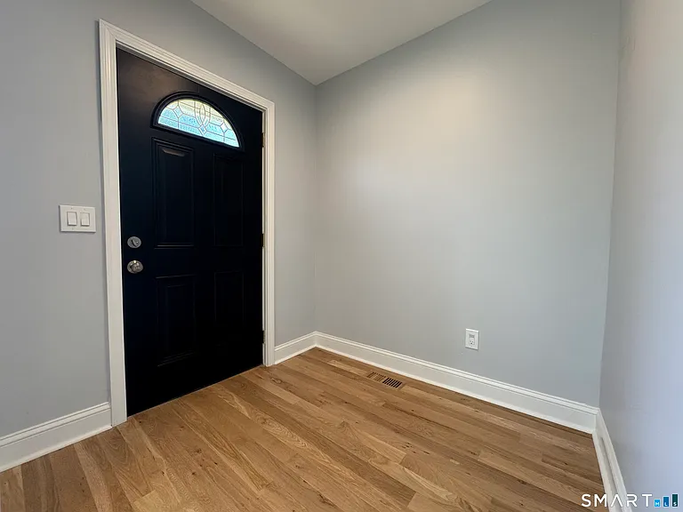 251 W Main St — Photo 2
