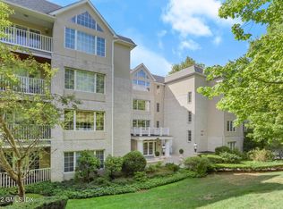 2 Homestead Ln UNIT 208, Greenwich, CT 06831