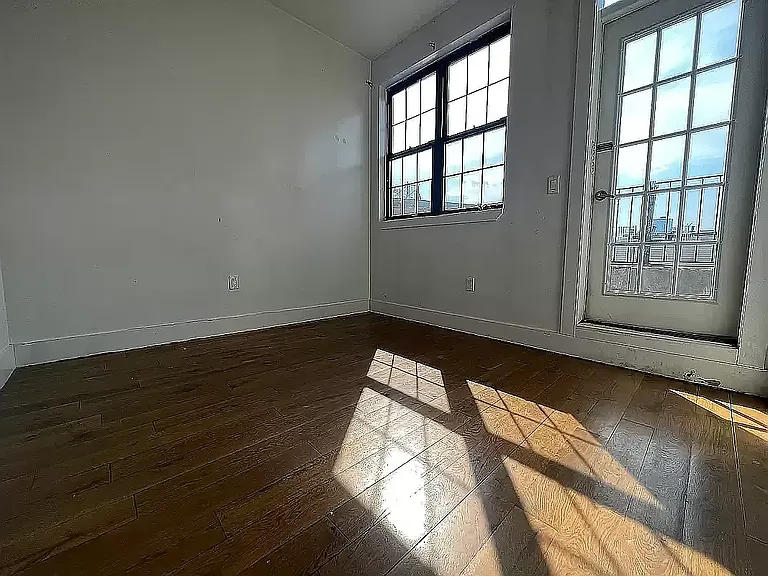 171 Suydam St #4R — Photo 14
