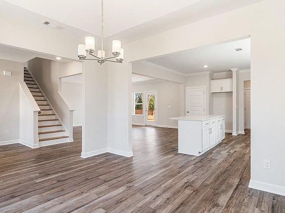 4th image of 1709 Windsor Hill Ln
