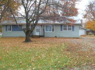 206 W Cooper St, Colfax, IL 61728