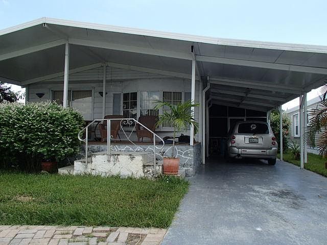 1st image of 5200 SW 23rd Ave