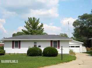 1345 S Deming Ave, Freeport, IL 61032