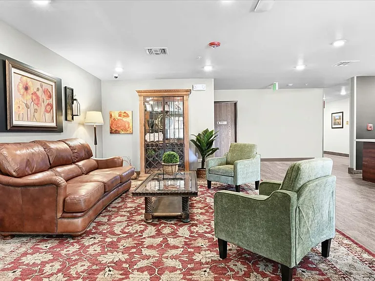 Common area sitting / lounge space