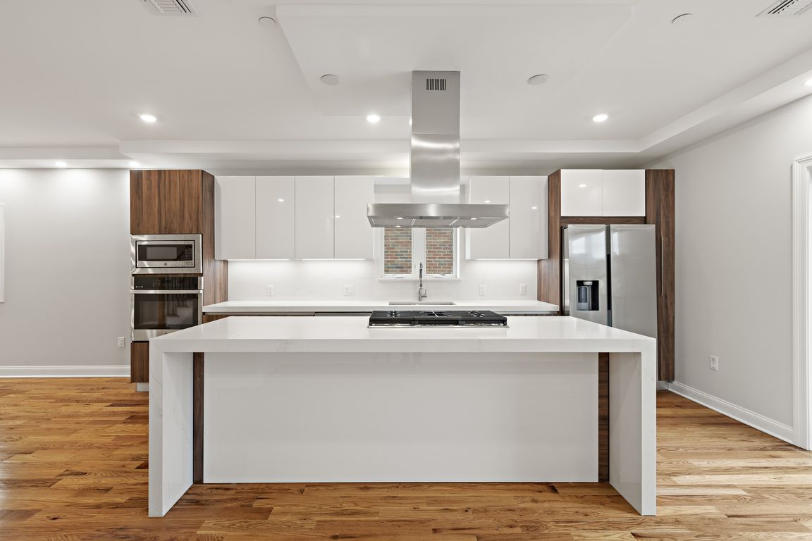 next background image