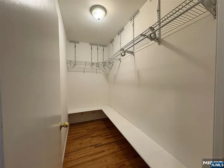 610 Devon St — Photo 21