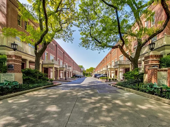 1412 W Wrightwood Ave APT J, Chicago, IL 60614