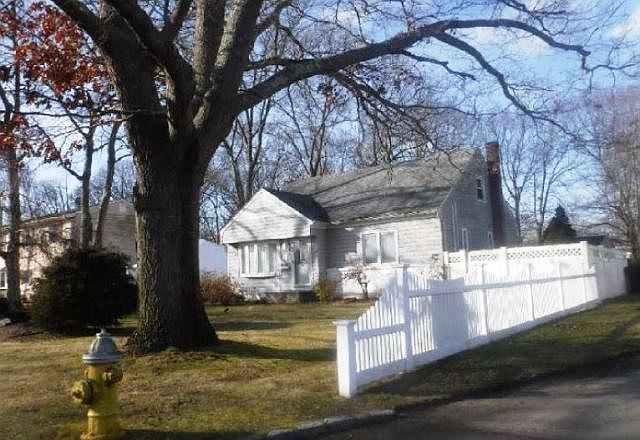2nd image of 28 Malts Ave
