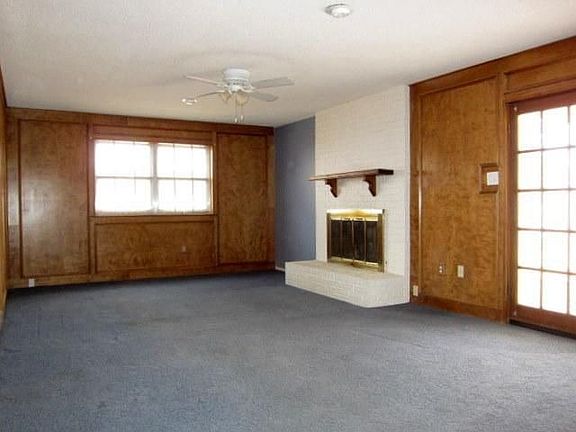 3rd image of 4016 Dumont Dr