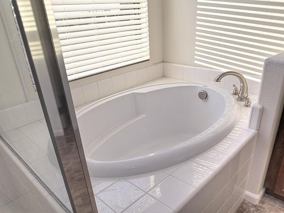 5th image of 1910 Orange Ave Unit 404
